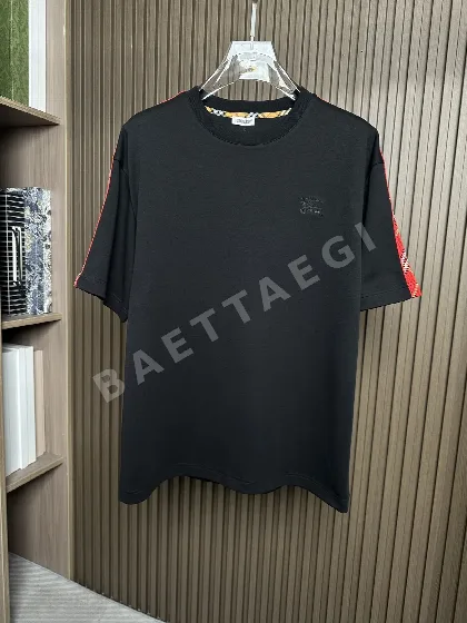 버버리 로고 패턴 남성 반팔 티셔츠 103584