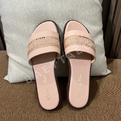 디올 디웨이 뮬 핑크 샌들