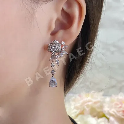 피아제 티어드롭 로즈 귀걸이 71666