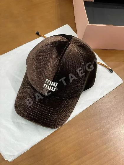 미우미우 벨벳 자수 베이스볼 모자 81366
