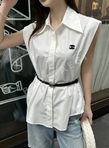 샤넬 더블 C 배지 장식 반팔 티셔츠 103813
