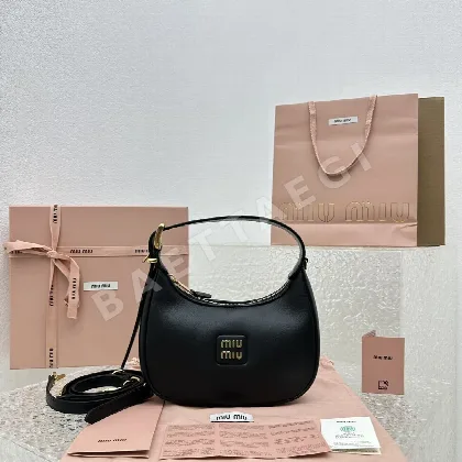 미우미우 카프스킨 호보백 68195