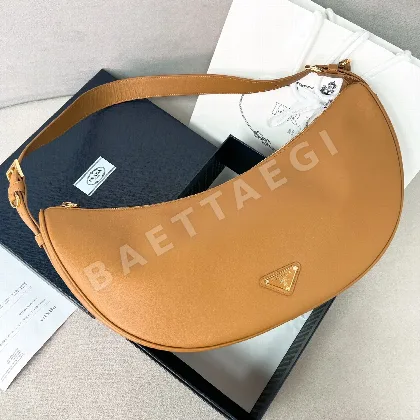 프라다 뉴에이미 슬링백 가방 1BC255