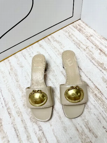 디올 레트로 골드 버클 샌들 104813