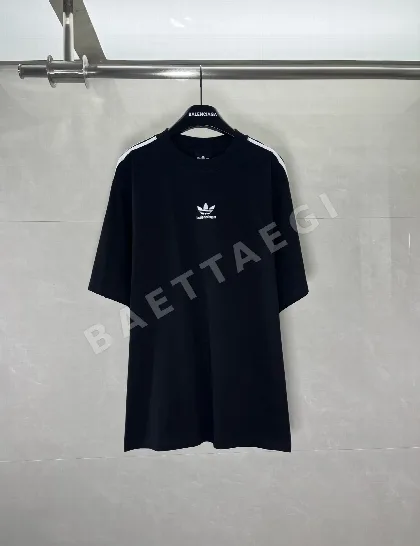발렌시아가 여성 반팔 티셔츠 88663