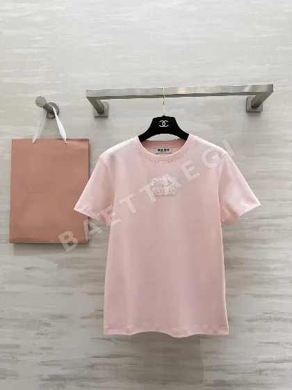 미우미우 스팽글 로고 자수 반팔 티셔츠 52525