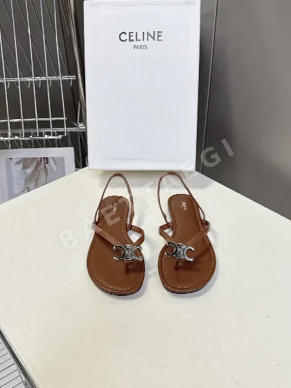 셀린느 개선문 메탈 버클 비치 샌들 116368