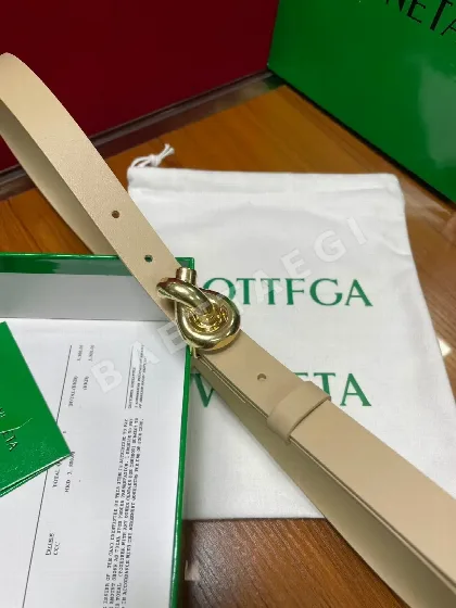 보테가베네타 그레인 송아지가죽 벨트 58243