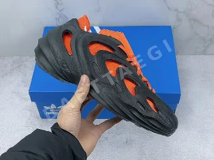 아디다스 adiFOM Q 스니커즈 83786