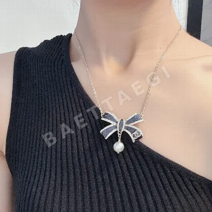 샤넬 로고 장식 목걸이 68801