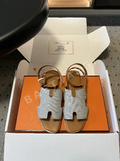 에르메스 마야 샌들 75398