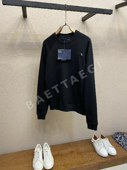 프라다 블랙 크루넥 래글런 긴팔 스웨트셔츠 143359