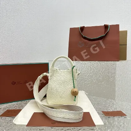 로로피아나 부드러운 카프스킨 미니 버킷백 128827