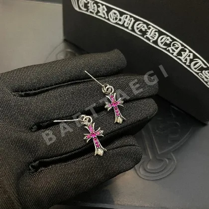 크롬하츠 크로스 엠보싱 귀걸이 124611