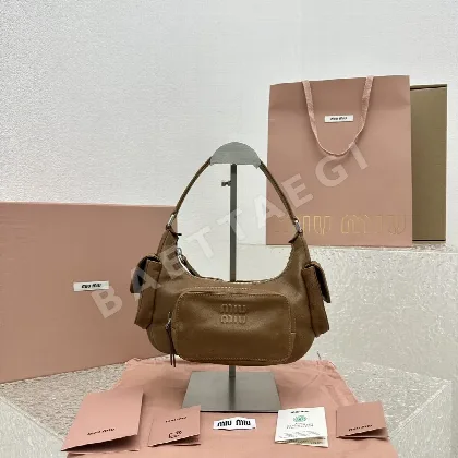 미우미우 캐러멜 빈티지 모터사이클 가방 133460