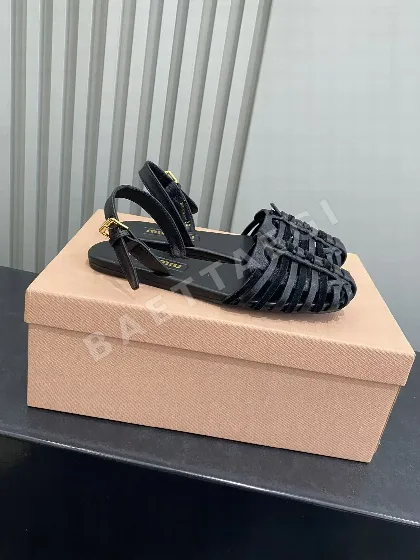 미우미우 복고풍 로마 샌들 75415