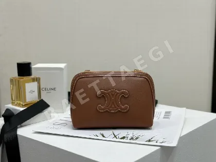 셀린느 조개 모양 체인 가방 86254