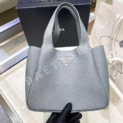프라다 카프스킨 버킷백 1BG335