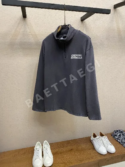 발렌시아가 코튼 로고 프린트 터틀넥 긴팔 티셔츠 143353