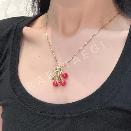 생로랑 견고한 금속 소재 목걸이 65376