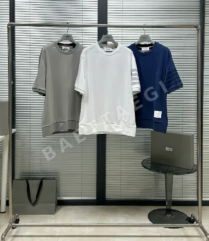 톰브라운 4바 스트라이프 남성 반팔 티셔츠 142896