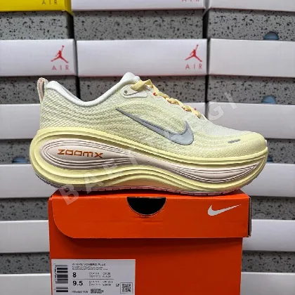 나이키 [GT] 보메로 플러스 IM5020-100 201146 Nike Vomero Plus Football Grey Ashen Slate