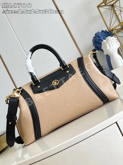 루이비통 LV 바이커 미디엄 핸드백 M14700 31123