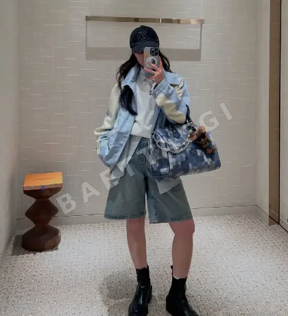루이비통 블루 화이트 배색 여성 자켓 135316