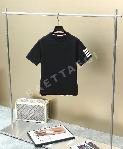 톰브라운 남성 리브 편직 4바 스트라이프 반팔 티셔츠 50511