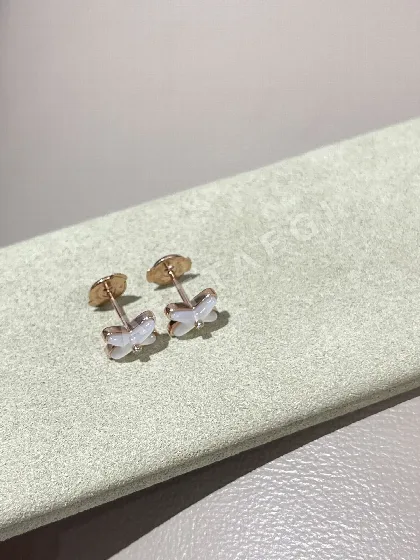 쇼메 화이트 셸 귀걸이 69802
