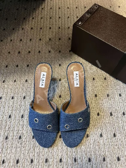 알라이아 스틸레토 샌들 120675
