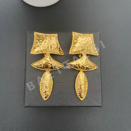 생로랑 해머 텍스처 이어클립 귀걸이 65698