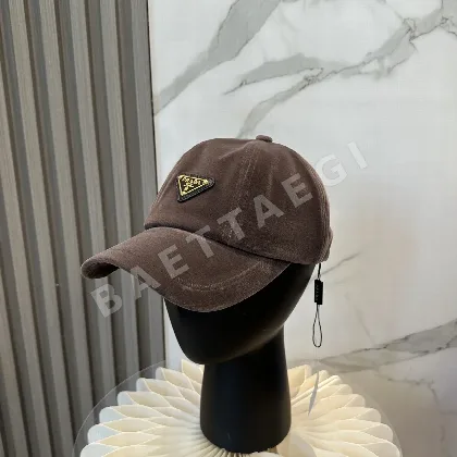 프라다 밍크 퍼 베이스볼캡 119049