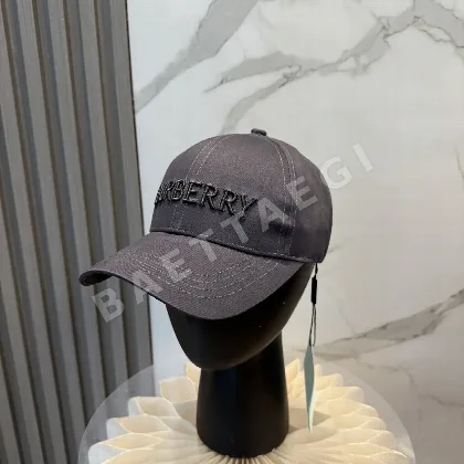 버버리 자수 베이스볼 캡 81924
