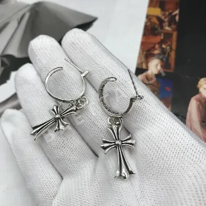 크롬하츠 빈티지 다이아몬드 스터드 귀걸이 124643