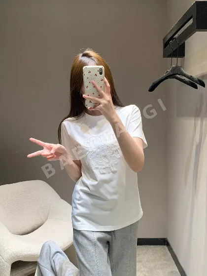 미우미우 레터 자수 반팔 티셔츠