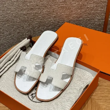 에르메스 오란 화이트 샌들 117479