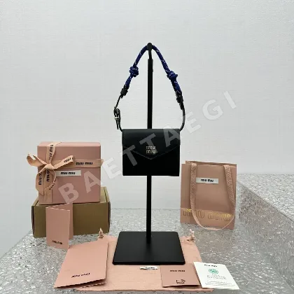 미우미우 스몰 블랙 캔버스 플랩 숄더백 68254