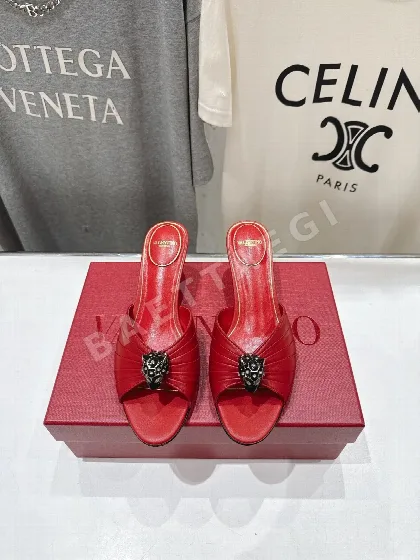 발렌티노 레더 샌들 146899