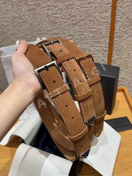 프라다 스웨이드 소가죽 벨트 3.5 cm 179384