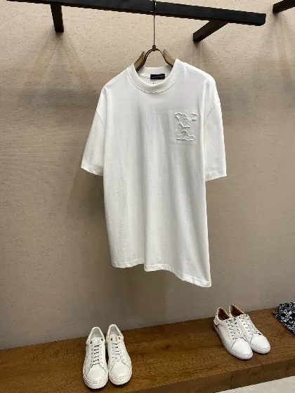 루이비통 구름 로고 자수 반팔 티셔츠 23466