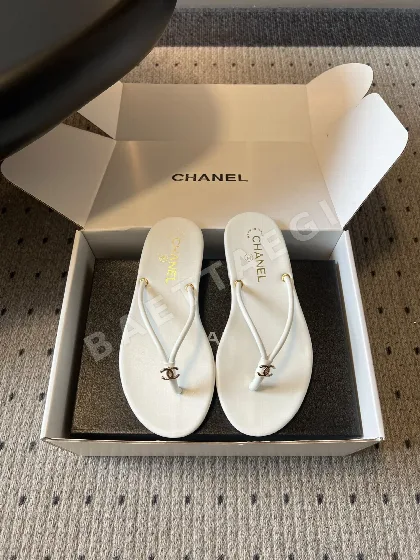샤넬 더블 C 로고 플랫 플립플롭 75384