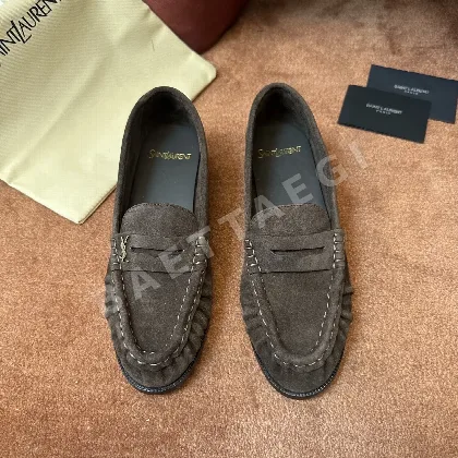 생로랑 YSL 앞코 덮인 뮬 로퍼 108296