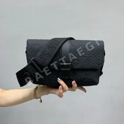 루이비통 M23741 가방