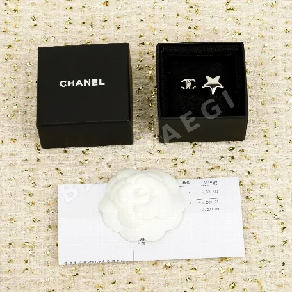 샤넬 펜타그램 더블 C 오픈링 귀걸이 69123
