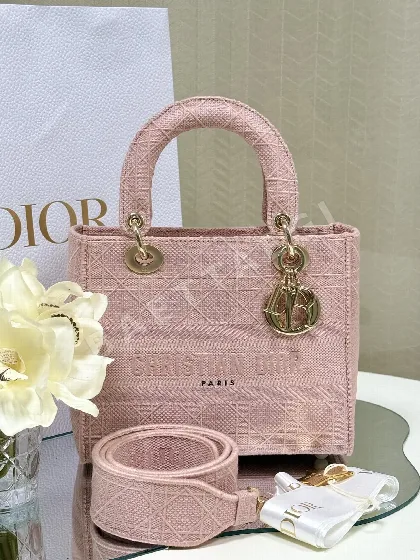 디올 자수 스트랩 숄더백 106384