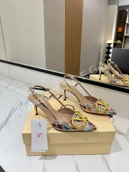 발렌티노 V 로고 버클 하이힐 샌들 134644