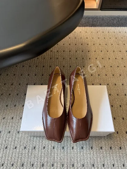 마르지엘라 스퀘어토 로우컷 미드힐 슈즈 129272