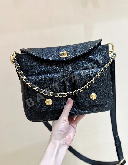 샤넬 리치 가죽 히피 메신저백 AS5384