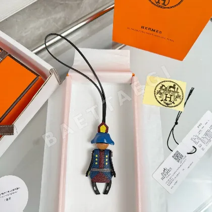 에르메스 알티피시에 소가죽 키링 124493